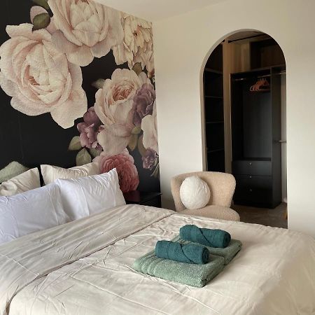 Rose Blossom Apartment In Paris Vanves Esterno foto